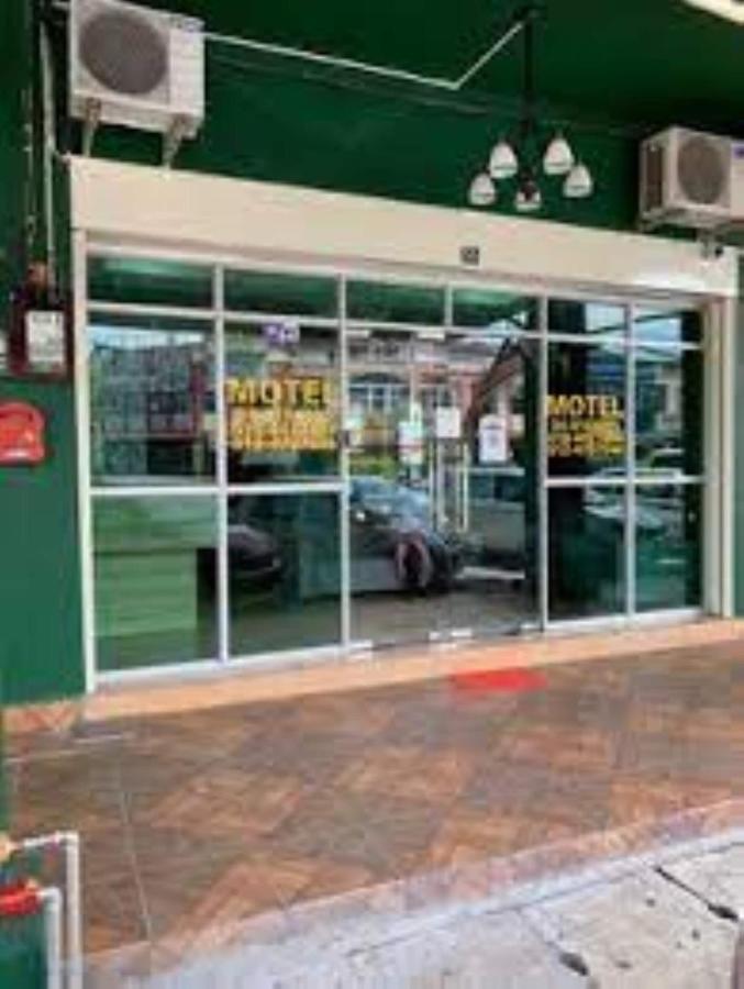 Oyo 90361 Motel Inapan Mahsuri Jitra Buitenkant foto